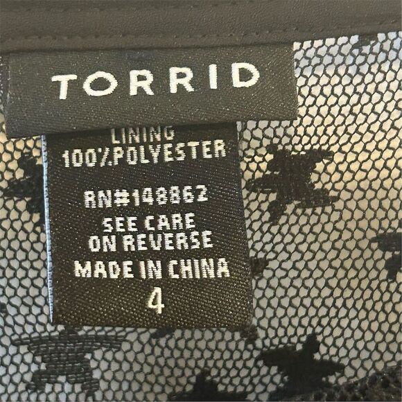 Torrid Plus Size 4 Black Star Mesh Overlay Blouse Short Sleeve Casual - Picture 11 of 12